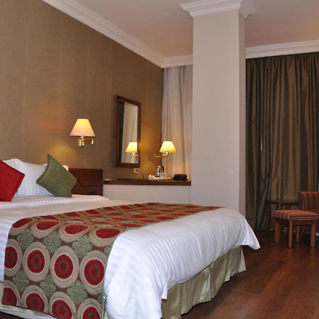 Orient Prince Hotel Бейрут Екстериор снимка