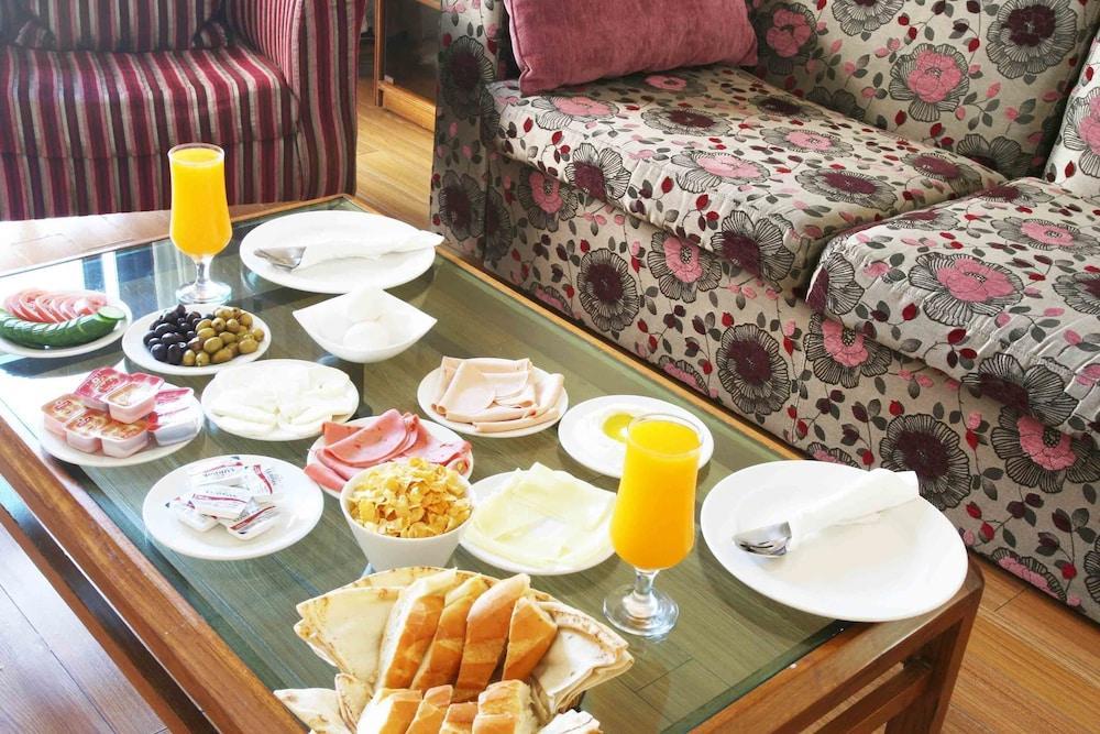 Orient Prince Hotel Бейрут Екстериор снимка