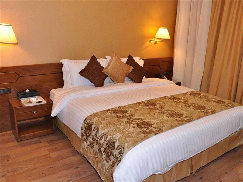 Orient Prince Hotel Бейрут Екстериор снимка