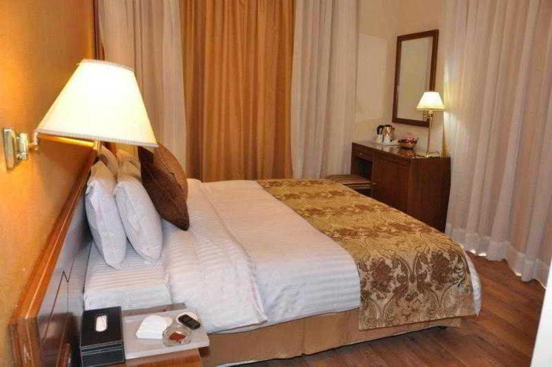Orient Prince Hotel Бейрут Екстериор снимка