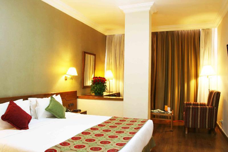 Orient Prince Hotel Бейрут Екстериор снимка
